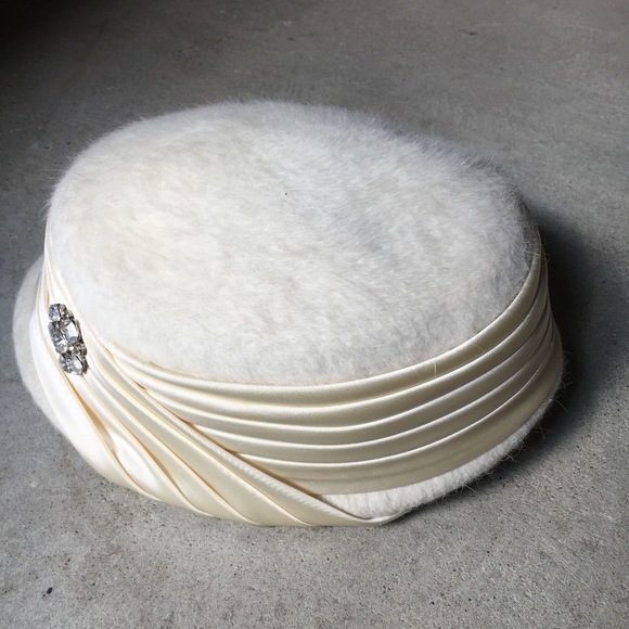 Vintage White Pillbox Hat by Noreen Fashion main image 8